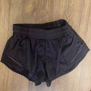 Lululemon hotty hot short 2.5"